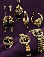 Серьги из лимонного золота 585 пробы c эмалью и ониксом